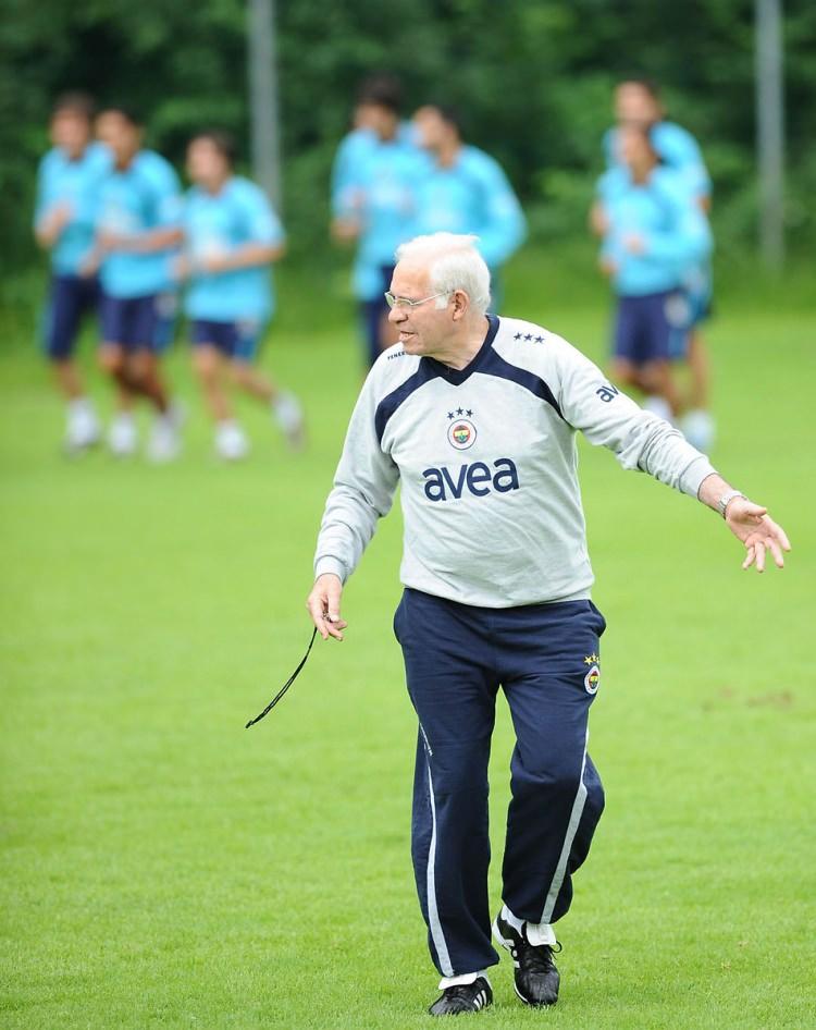 <p>2008/2009</p>

<p>Luis Aragones</p>

<p>34 puan</p>

