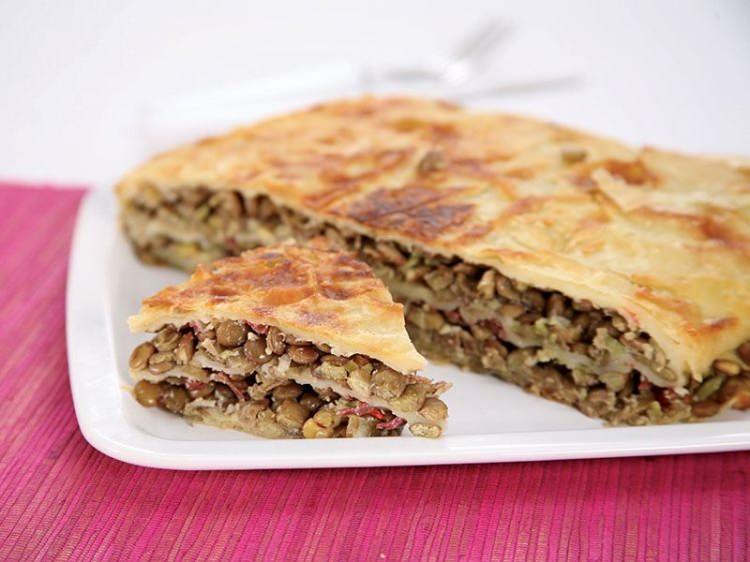 <p>Mercimekli börek</p>
