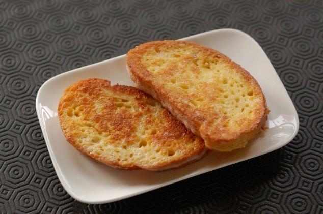 <p><strong>Makedonya</strong></p>
<p>Kızartılmış yumurtalı peynirli ekmek</p>
