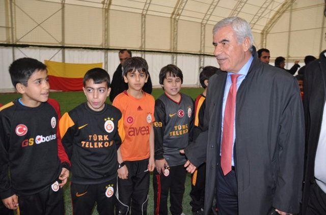 <p>Daha sonra da, mayıs ayında gelecek sezon takımı çalıştıracak yeni hoca için harekete geçmek.</p>
<p> </p>