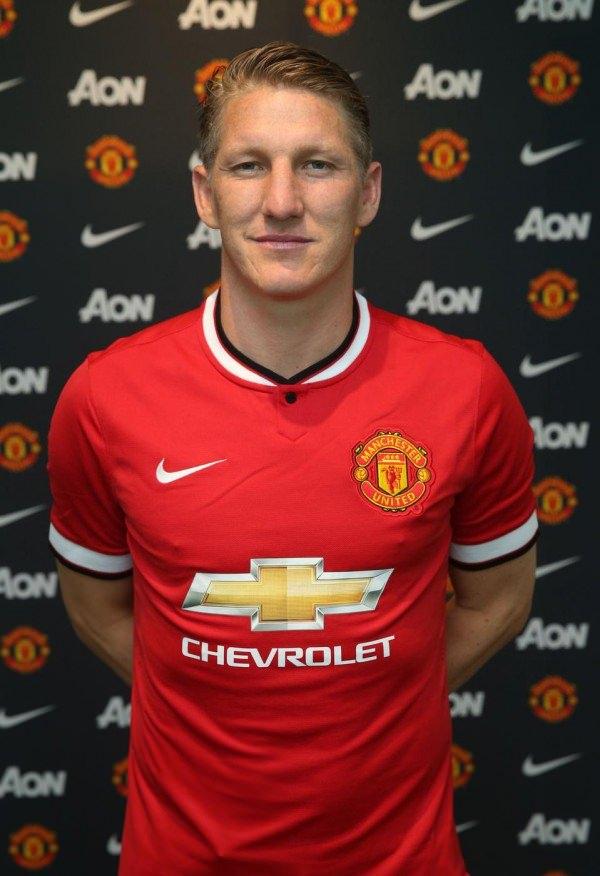 <p>Bastian Scweinsteiger çocukluk yaşlarında profesyonel kayakçılık ile futbolculuk arasında bir seçim yapmak zorunda kaldı ve hepimizin bildiği gibi futbolculuğu seçti.</p>
