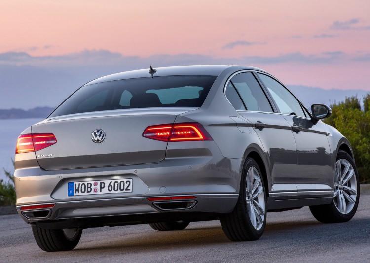 <p><strong>1.6 Dizel Manuel Sedan Trendline</strong></p>
<p>ESKİ FİYAT: 106.700<br />
YENİ FİYAT: 110.379</p>
<p><strong>1.6 Dizel Otomatik Sedan Highline</strong></p>
<p>ESKİ FİYAT: 153.200<br />
YENİ FİYAT: 169.048</p>