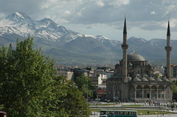 <p>KAYSERİ<br />
Toplam Nakdi Krediler (Bin TL): 17.164.386<br />
Takipteki Alacaklar (Bin TL): 543.556<br />
Takipteki Alacaklar/Toplam Nakdi Krediler (%): 3,17</p>

