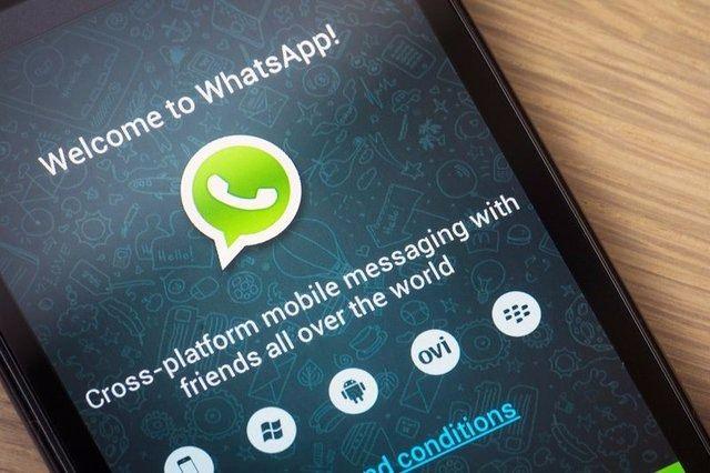 <p>Android kullanıcılarının bu özelliği kapatması için öncelikle Whatsapp'ta Ayarlar > Hesap bölümüne girmesi gerekiyor. Daha sonra ise 'Hesap bilgilerimi paylaş' seçeneğindeki işareti kaldırmanız gerekiyor. iPhone kullanıcılarının bu özelliği kapatması için ilk olarak Ayarlar > Hesap bölümüne gitmesi gerekiyor. Daha sonra ise 'Hesap bilgilerini paylaş' seçeneğini değiştirin.</p>
