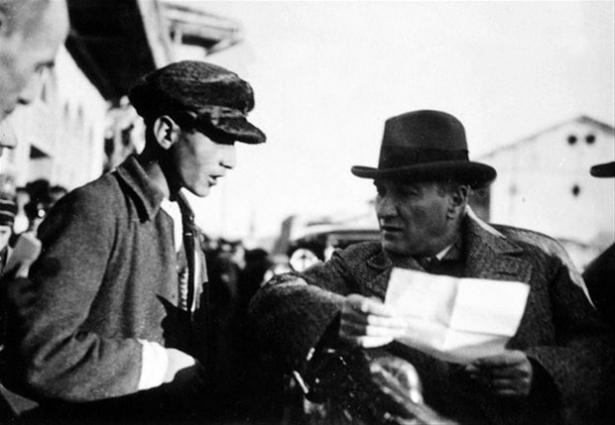 <p>1934 yılından önce soyadı kullanılmaması.</p>
