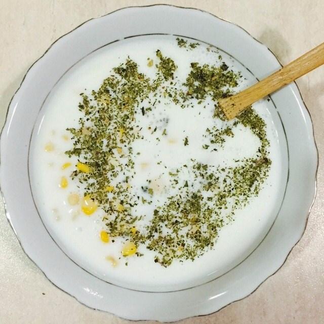 <p>Ayran aşı çorbası ise adı üzerinde içerdiği yoğurt sayesinde kemik gelişimine destek oluyor.</p>
