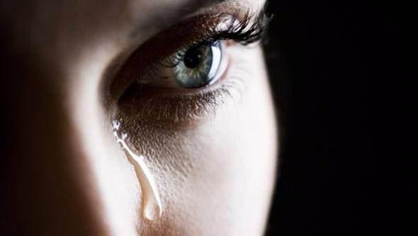 <p>Yer çekimin bulunmadığı bir ortamda insan ağlayamaz. Çünkü gözyaşı yere doğru hareket edemez ve gözden çıkamaz.</p>

<p> </p>
