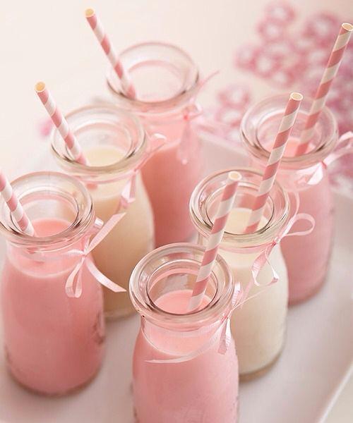 <p> Su aygırı sütünün pembe renkli olmasının sebebiyse tahmin ettiğiniz gibi bu salgıların belli bir oranda su aygırının sütüne karışıyor olmasıdır.</p>