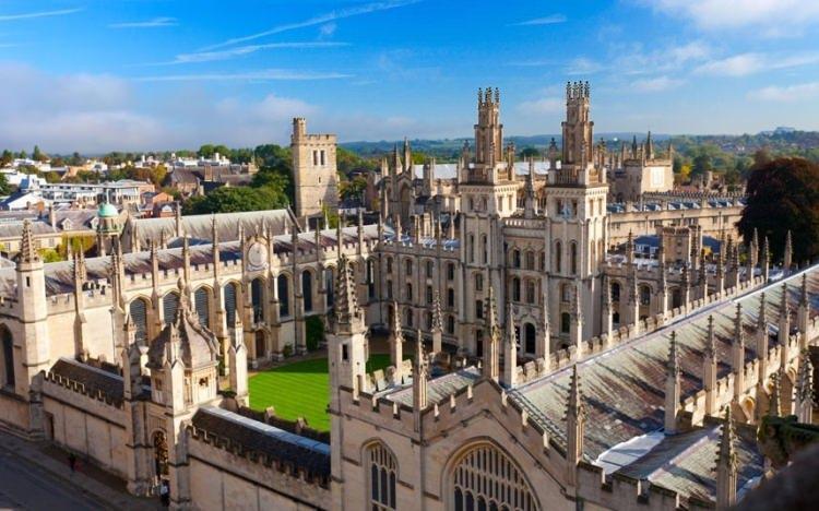 <p>Lord Patten’in rektörü olduğu Oxford, İngilizce konuşulan dünyanın en eski üniversitesidir. Aztek Uygarlığı ise orta Meksika’da 14 ve 16. Yüzyıllar arasında yaşamış olan bir orta Amerika halkıdır.</p>