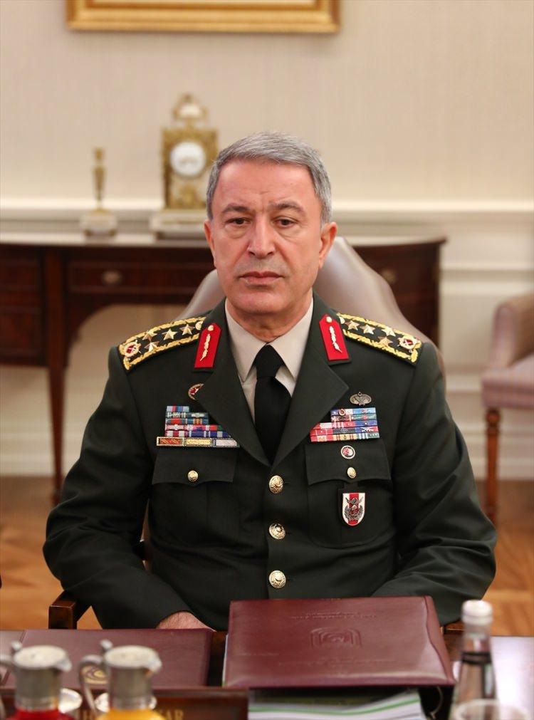 <p>Önceden kuvvet komutanlığı yapma şartı bulunan Genelkurmay Başkanlığı için ise orgeneral rütbesinde bulunmak yeterli sayıldı.</p>

<p> </p>
