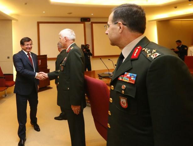 <p>Özel ile beraber Jandarma Genel Komutanı Orgeneral Abdullah Atay da emekliye ayrılacak.</p>
