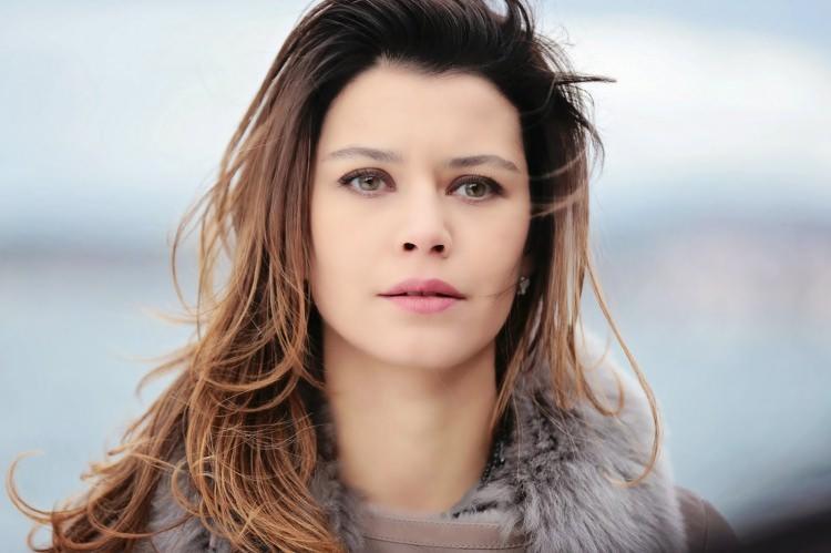 <p>Beren Saat</p>
<p>Başarılı oyuncu Beran Saat 1984 doğumlu. </p>