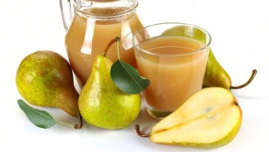<p><strong>Yapılışı:</strong> Dilimlenmiş misket limonu ve küp küp doğranmış armudu büyük bir sürahiye koyun. Çatalla ezdiğiniz adaçayını bu sürahiye ekledikten sonra, son aşamada armut suyunu ve sodayı sürahiye ekleyin. </p>