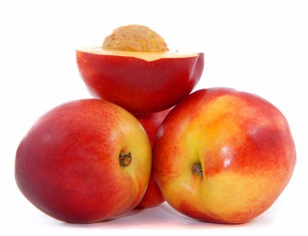 <p>Sıcak yaz günlerinde tansiyonun dengelenmesi için oldukça ideal bir meyvedir.  </p>
