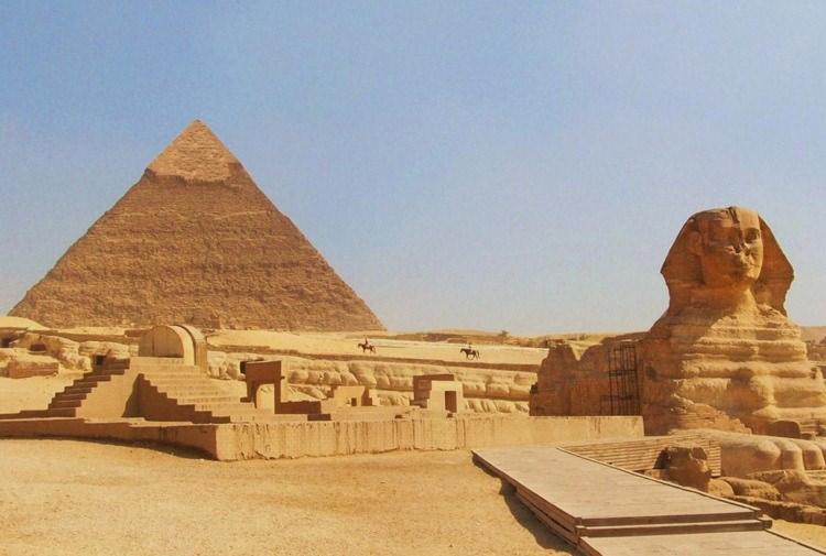 <p><strong>Giza Piramitleri, Mısır</strong></p>

<p>Yıllardır gizemini koruyan görkemli <strong>Giza Piramitleri </strong>yediden yetmişe herkesin <strong>"ölmeden önce yapılacaklar listesi"nde </strong>yer alıyor. </p>
