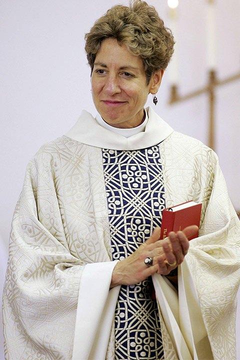 <p><strong>Katharine Jefferts Schori</strong></p>

<p>Episkopal Kilisenin piskoposluğuna seçilen ilk kadın. </p>
