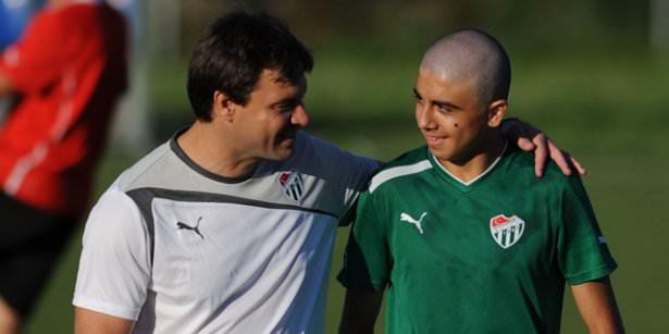 <p>Bursaspor altyapısındayken Teknik Direktör Ertuğrul Sağlam'ın dikkatini çeken Tufan bu sayede Bursaspor A takımına yükseldi.</p>