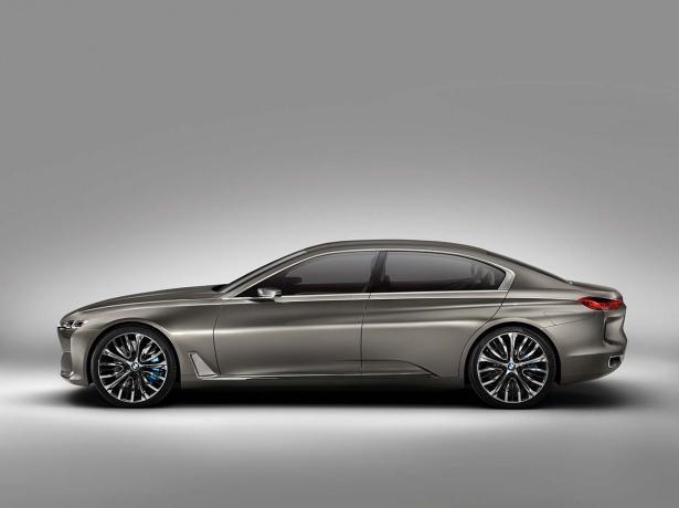 <p>Yeni yılın ilk bombası BMW’den geldi. Yeni BMW 7 Serisi’nin G11 ve G12 kodunda iki kasası olacak.</p>
<p> </p>