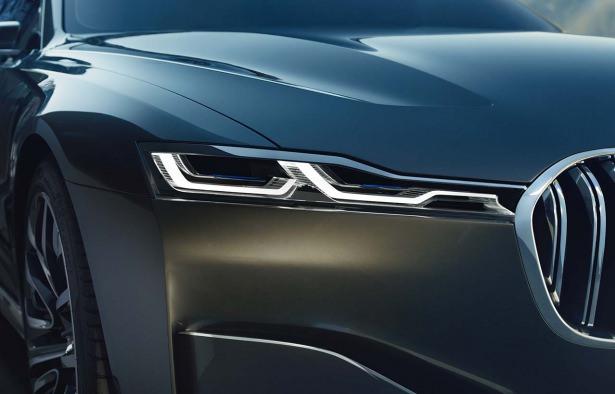 <p>İlk kez BMW i8 de görülen “laserlight” far teknolojisi bu arabalarda da kullanılmış. </p>
