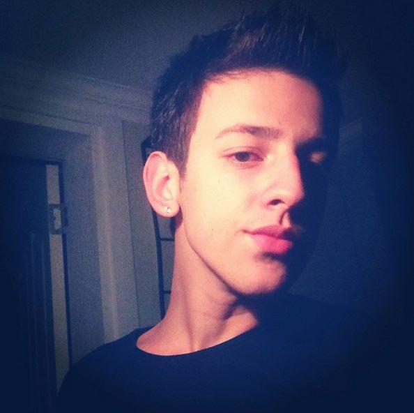<p> Ege Tanman sadece dünya yüzeyinde 994 kişiyi takip eden milyonlarca takipçisi olan Rihanna'ya twitterdan şöyle teşekkür etti: "Teşekkürler kraliçe, bu benim en mutlu günüm. Seni seviyorum"</p>

<p> </p>
