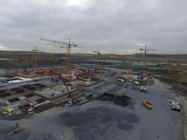 <p>Dünyanın en büyük havacılık merkezi olacak İstanbul Yeni Havalimanı Projesi'nde çalışmalar yoğun tempoyla devam ediyor.</p>