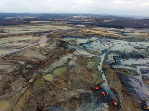 <p>AA, yılda 150 milyon yolcuya hizmet etmesi planlanan İstanbul Yeni Havalimanı'ndaki çalışmaları görüntüledi.</p>
<p> </p>