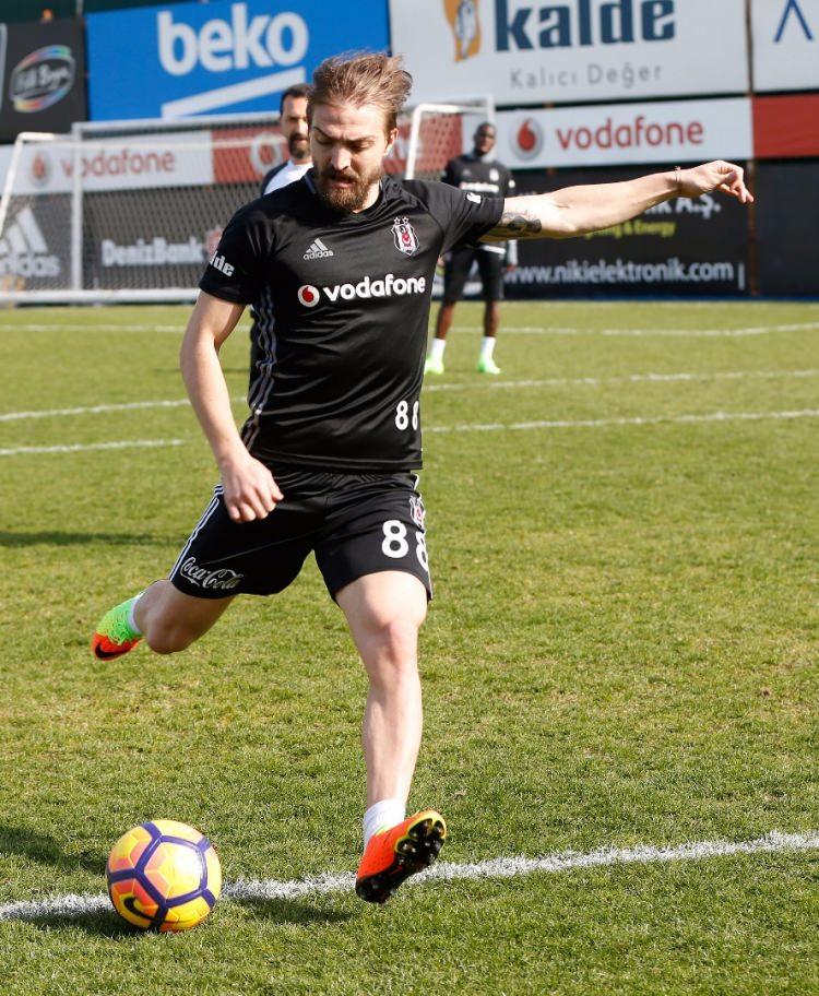 <p>Caner Erkin (Kiralık)9 maç - 0 gol - 1 asist - 3 sarı kart - 732 dakika</p>
