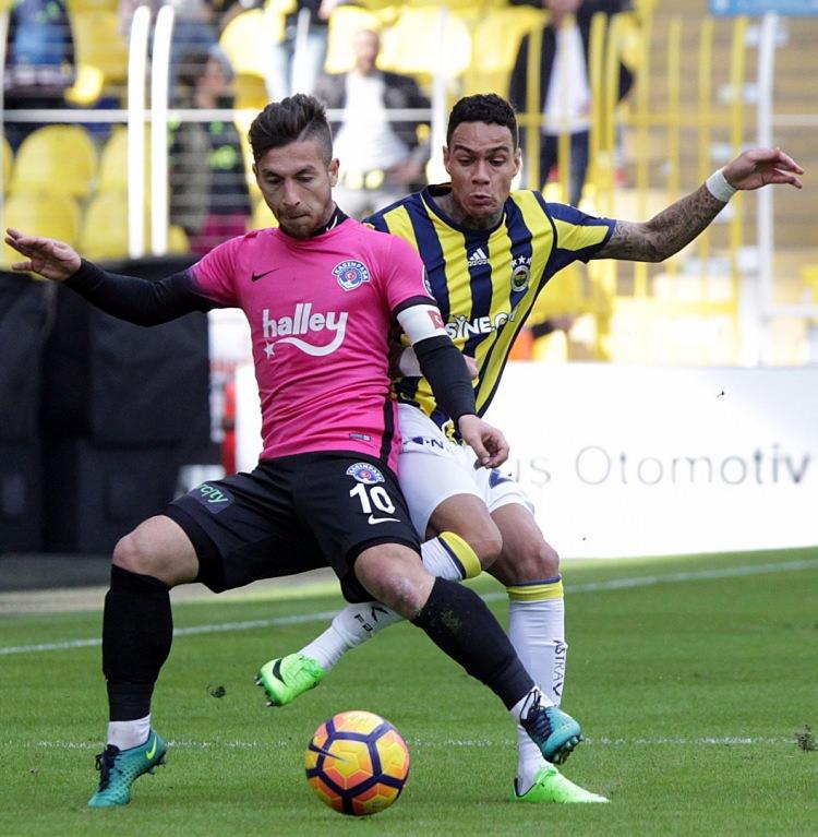<p>Gregory van der Wiel (Bedelsiz)14 maç - 0 gol - 1 asist - 1 sarı kart - 1215 dakika</p>