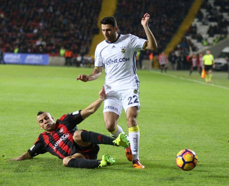 <p>İsmail Köybaşı (Bedelsiz)20 maç - 2 gol - 0 asist - 4 sarı kart - 2 kırmızı kart - 1034 dakika</p>