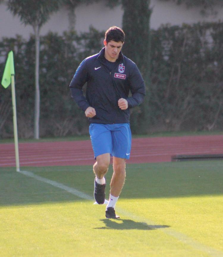 <p>Ramil Sheydaev (169 Bin €)3 maç - 1 gol - 0 asist - 1 sarı kart - 82 dakika</p>