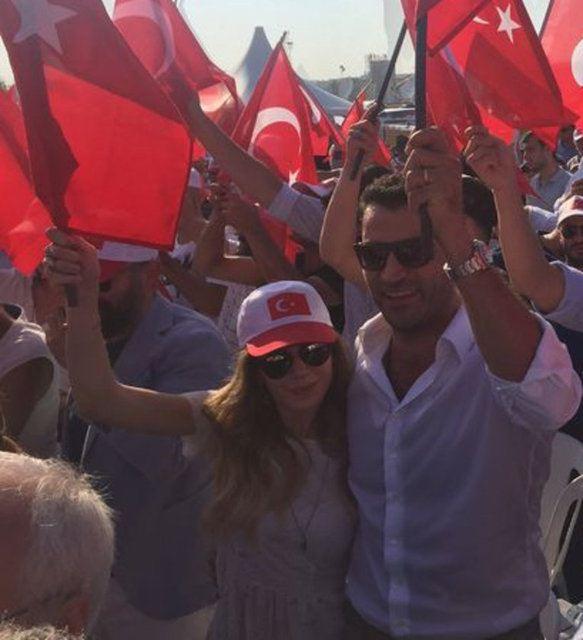 <p>Kenan İmirzalıoğlu-Sinem Kobal</p>
