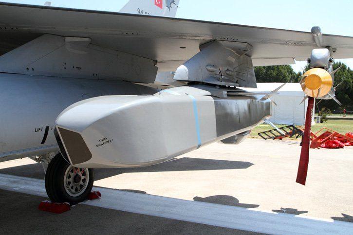 <p>SOM’un F-35 uçaklarından atılmasına imkan sağlayan versiyonu olan SOM-J mühimmatının geliştirme çalışmaları ise devam ediyor.</p>
