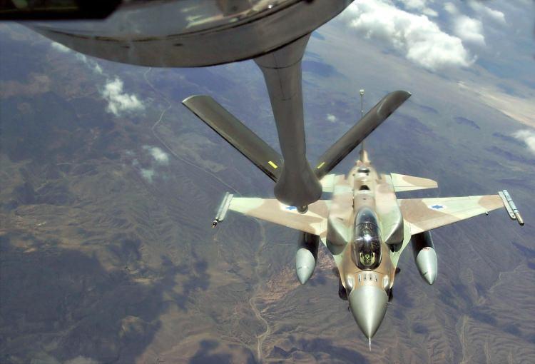 <p><strong>F-16 İÇİN ÇOKLU ATIŞ</strong></p>
<p>TÜBİTAK SAGE tarafından geliştirilen Hassas Güdüm Kiti-1 (HGK-1) mühimmatının da seri üretimine geçildi.</p>
