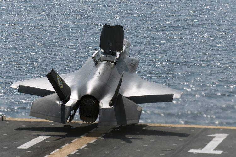 <p><span style="color:#D3D3D3">Türkiye elindeki F-16</span><span style="color:#D3D3D3">'ları bu uçak ile takviye edip değiştirecektir.</span></p>