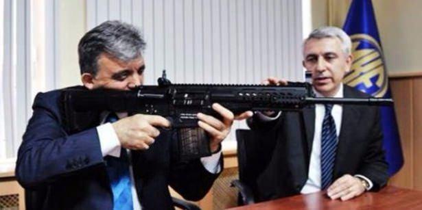 <p><strong>MEHMETÇİK-1</strong></p>
<p>3 kilo 600 gram ağırlığında, etkili menzili 500 metre, dürbün ve kullanıcıya göre 5 kat büyütmeli dipçik, kilitlemeli mekanizmaya sahip Mehmetçik-1'in piyade tüfeği olarak prototipi yapıldı.</p>