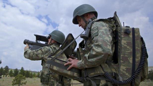 <p>Özelliklerine ve kullanım alanına göre SARP, STAMP, STOP ve MUHAFIZ adını alan sistem üzerinde, lazer mesafe ölçer, uzun menzile ve yüksek hassasiyete sahip termal ve gündüz kameraları bulunuyor.</p>