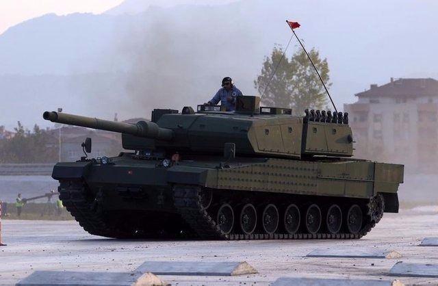 <p>Bu amaçla Altay, modern tanklarda kullanılan en yeni teknolojilerle donatıldı. Altay, sahip olacağı üstün ateş gücü ve isabet oranı, yüksek hareket kabiliyeti ile Türk Silahlı Kuvvetleri’nin en temel ve caydırıcı güçlerinden biri olacak.</p>
<p> </p>