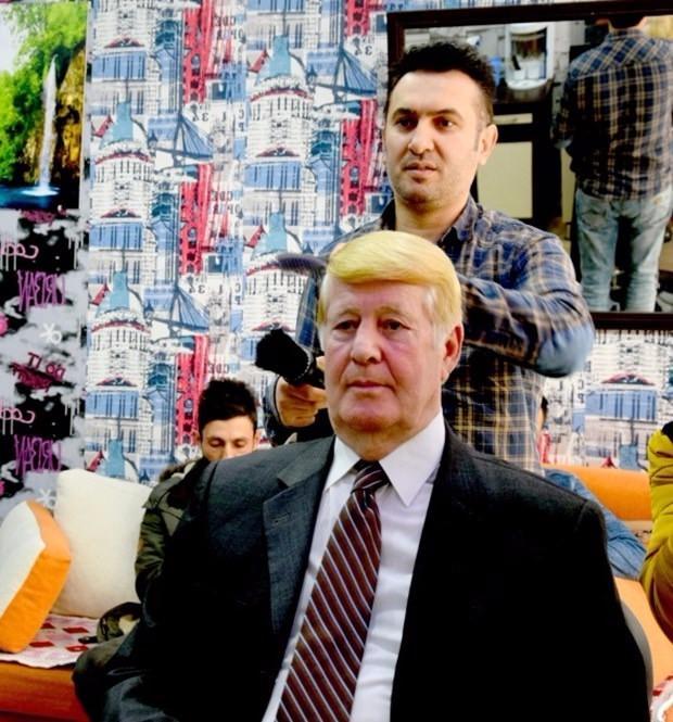 <p>ABD Başkanı seçilen Donald Trump'a benzerliği ile fotoğrafları sosyal medyada hızla yayılan Topçu ise ilgiden oldukça memnun.</p>