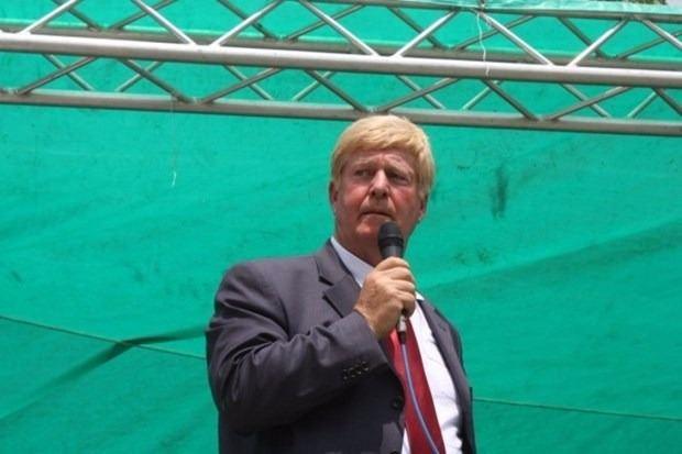 <p>Ancak daha sonra çıkan belediyeler yasası ile 2014 yılında Köprübaşı beldelikten düşünce Topçu'nun da başkanlık serüveni 10 yılın ardından sona ermiş oldu. Geçmiş yıllarda filmlerde de rol alan Trump gibi bir dönem Topçu da film ve dizilerde oynadı.</p>
