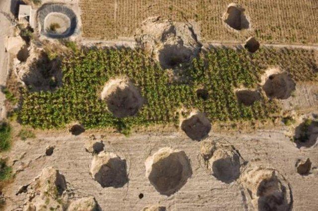 <p>9. Dead Sea Holes, İsrail</p>

<p> </p>
