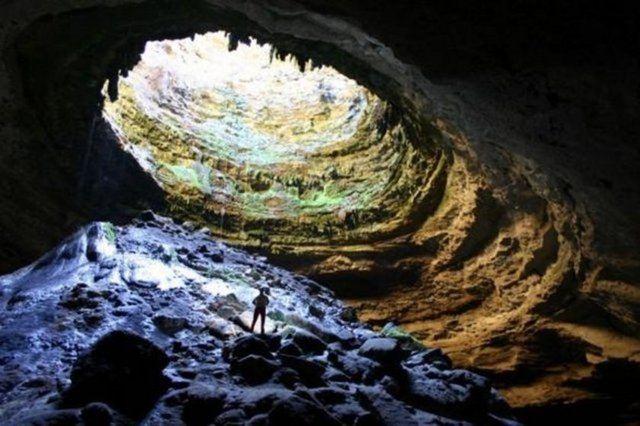 <p>7. Devil’s Sinkhole, Texas, ABD</p>

<p> </p>
