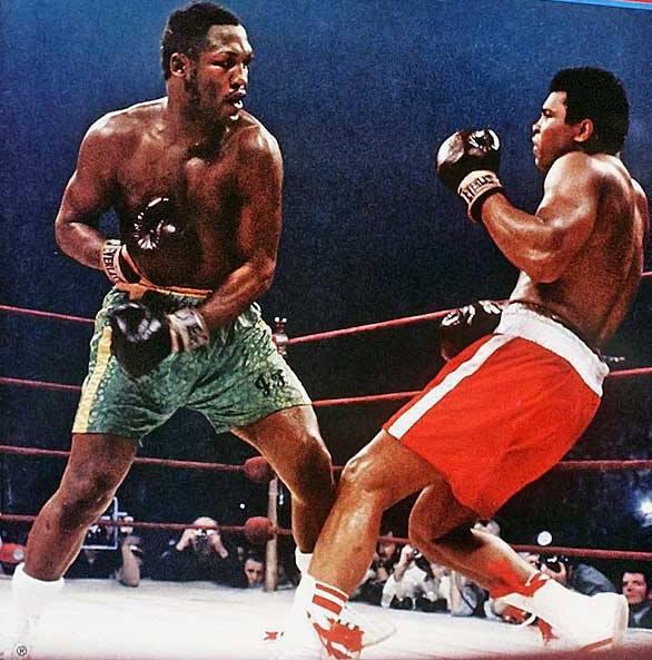 1971 yılında ilk kez karşılaştığı Joe Frazier'a 15 raund sonunda mağlup olmuştu.