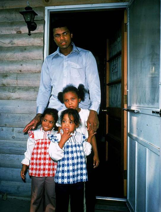 Muhammed Ali'nin 9 tane çocuğu var. Bunlardan 7 tanesi kız, 2 tanesi erkek. Çocuklarının isimleri: Maryum, Rasheeda, Jamillah, Hana, Laila, Khalia, Miya, Muhammad Jr. ve Asaad