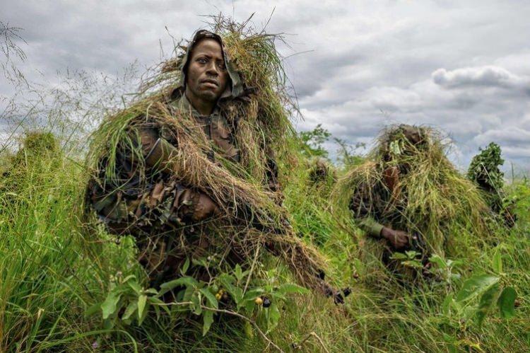 <p>Demokratik Kongo Cumhuriyeti askerleri, Virunga Park'ında eğitim gerçekleştiriyor.</p>

<p>BRENT STIRTON</p>
