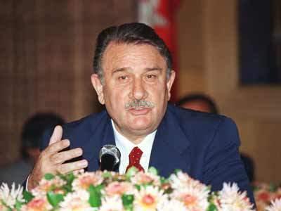 Yıldırım AKBULUT 1990:%53.9