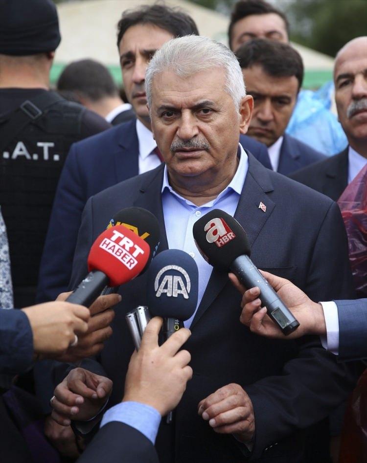 <p>Başbakan <a href="http://www.haber7.com/etiket/binali+y%C4%B1ld%C4%B1r%C4%B1m" target="_blank">Binali Yıldırım</a>, çeşitli temaslarda bulunmak üzere Ağrı'nın Doğubayazıt ilçesine geldi.</p>
