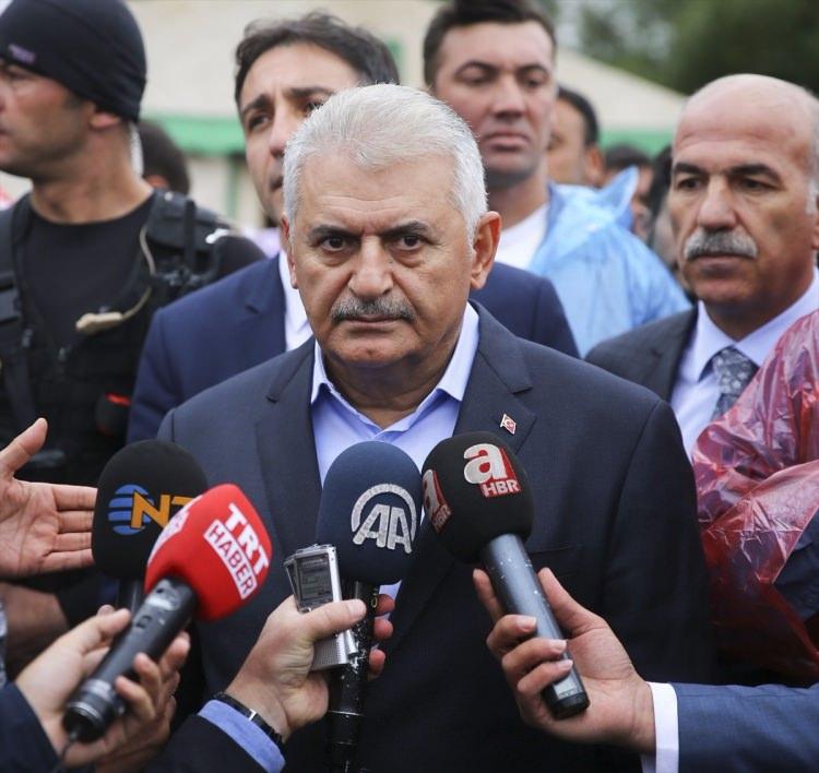 <p>Başbakan Binali Yıldırım şehit ailelerine yaptığı ziyaretin ardından yaptığı açıklamada, </p>
