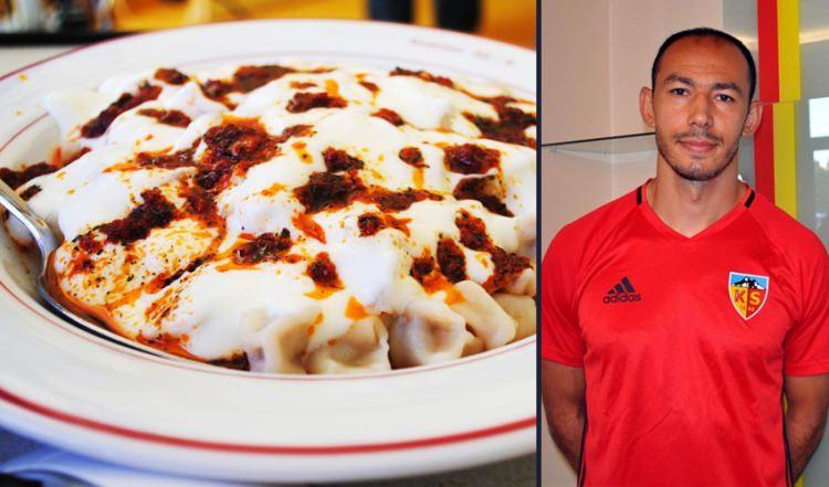 <p>Umut Bulut - Mantı<br />
<br />
Kayserili olan Umut Bulut ise bir klasik düşkünü. Başarılı futbolcu, çok sevdiği mantıyı kilo almamak için ölçülü tüketiyor.</p>