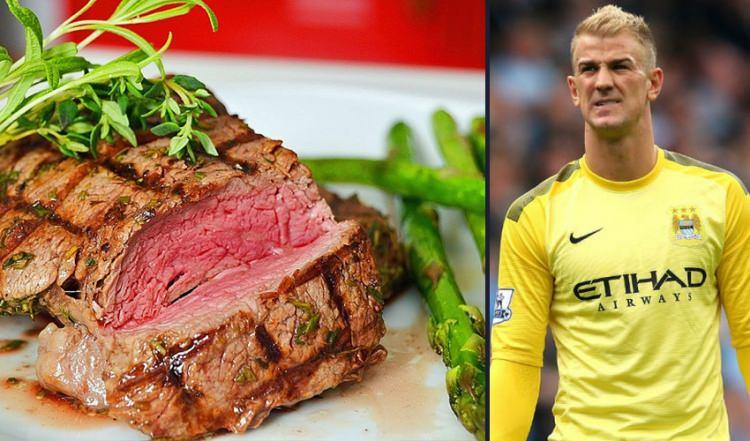 <p>Joe Hart - Biftek<br />
<br />
Torino forması giyen, İngiliz kaleci Joe Hart orta biftek seviyor. Hart “Kan yemek sakıncalı olmasa bifteği neredeyse çiğ yiyeceğim” sözleriyle, et yemeğine düşkünlüğünü belirtmişti.</p>