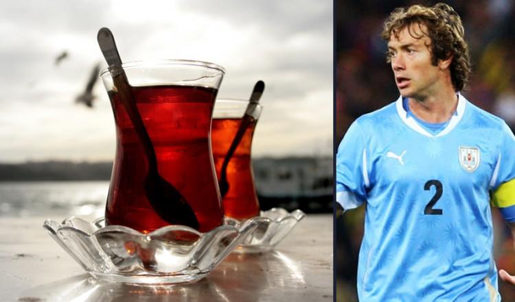 <p>Diego Lugano - Çay<br />
<br />
Diego Lugano ise Türkiye'de çay müptelası oldu! Fenerbahçe'den ayrıldığı dönemde Uruguaylı futbolcu yanında beş bavul çayla Türkiye'den ayrıldı.</p>
